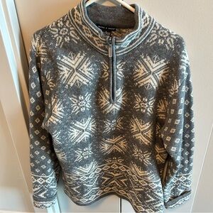 Dean & White Nordic Gray and White Snowflake Design Zip-Up Pullover Sweater
